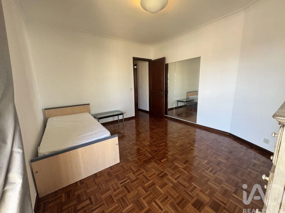 Apartamento T3 para Arrendamento em Penha de França Foto 10