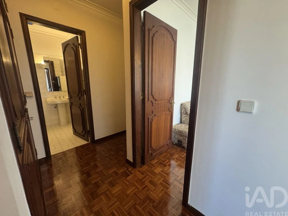 Apartamento T3 para Arrendamento em Penha de França Foto 20