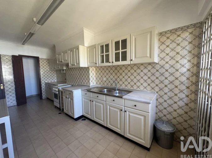 Apartamento T3 para Arrendamento em Penha de França Foto 27