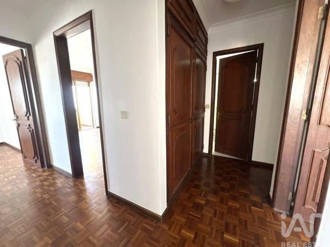 Apartamento T3 para Arrendamento em Penha de França Foto 11