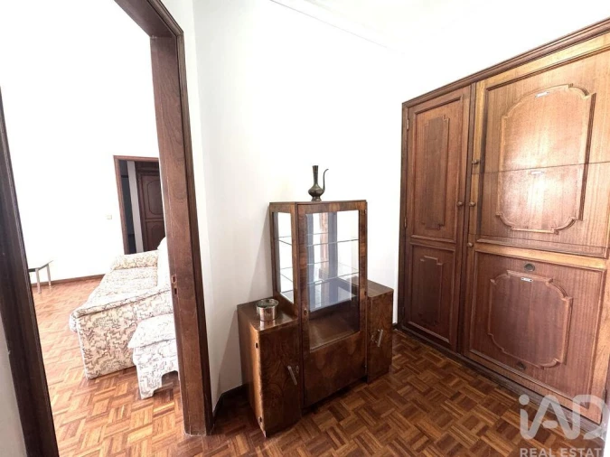 Apartamento T3 para Arrendamento em Penha de França Foto 4