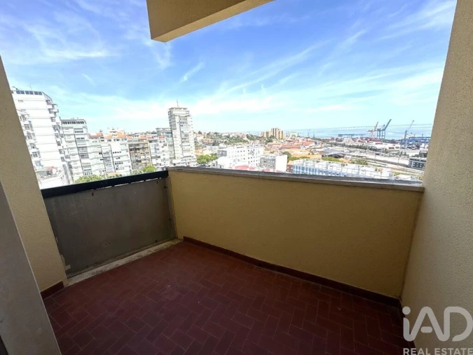 Apartamento T3 para Arrendamento em Penha de França Foto 18