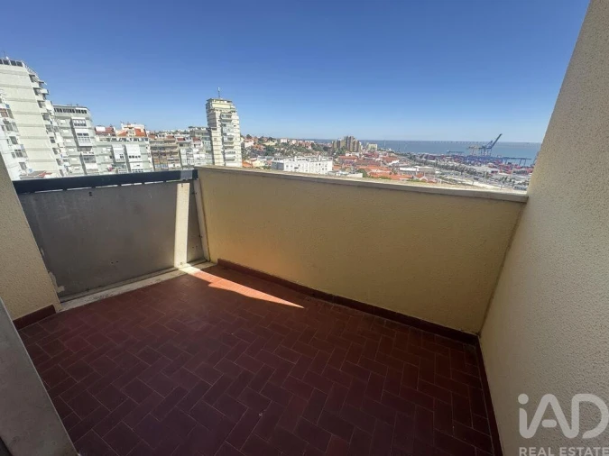 Apartamento T3 para Arrendamento em Penha de França Foto 17