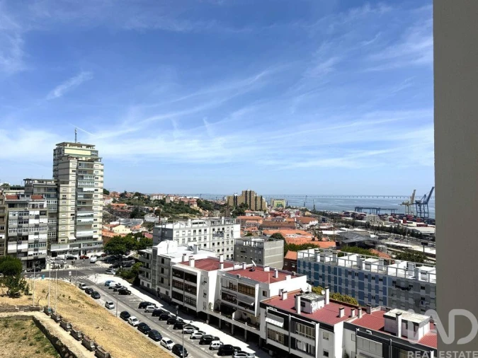 Apartamento T3 para Arrendamento em Penha de França Foto 13
