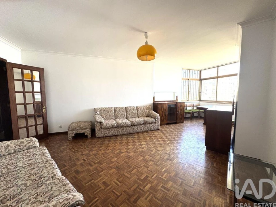 Apartamento T3 para Arrendamento em Penha de França Foto 9