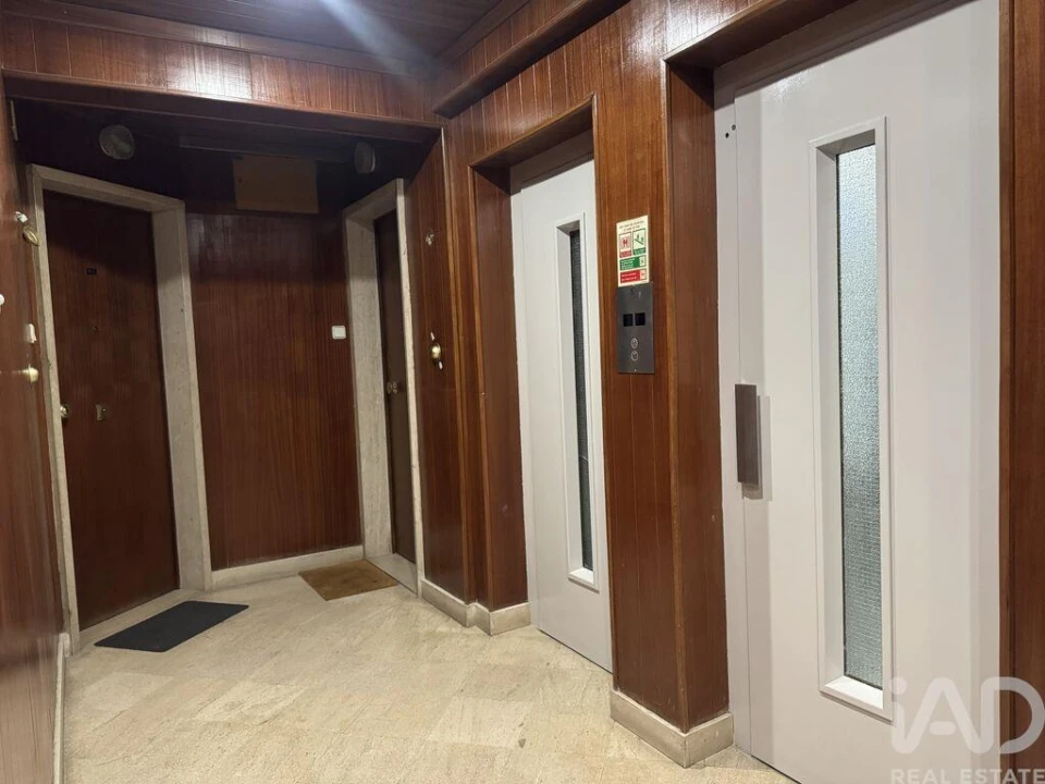 Apartamento T3 para Arrendamento em Penha de França Foto 27