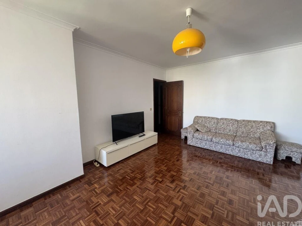 Apartamento T3 para Arrendamento em Penha de França Foto 7
