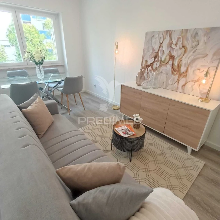 Apartamento T3 para Venda em Benfica Foto 5