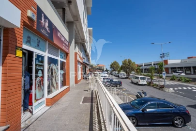 Loja para Venda em Caniço