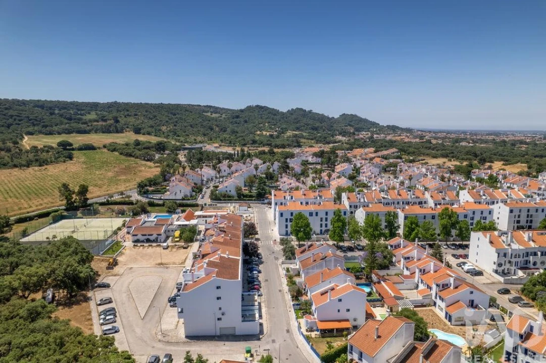 Apartamento T4 para Venda em Quinta do Anjo Foto 36