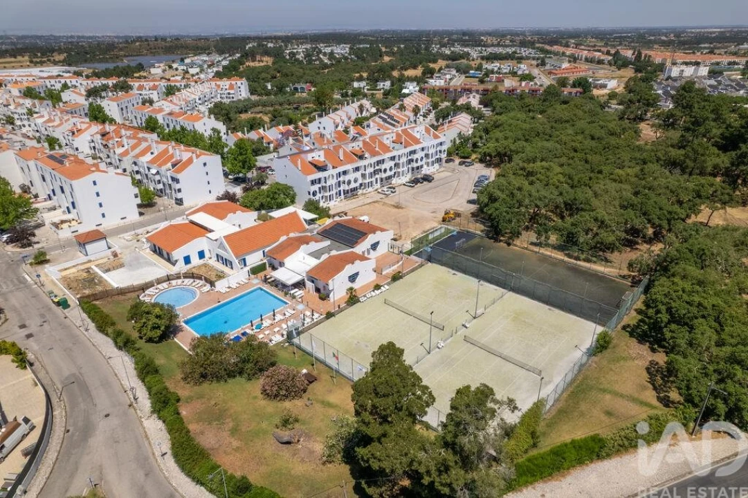 Apartamento T4 para Venda em Quinta do Anjo Foto 37