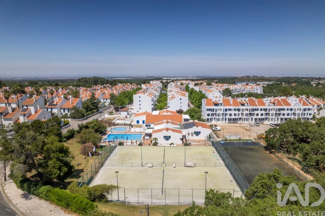 Apartamento T4 para Venda em Quinta do Anjo Foto 34