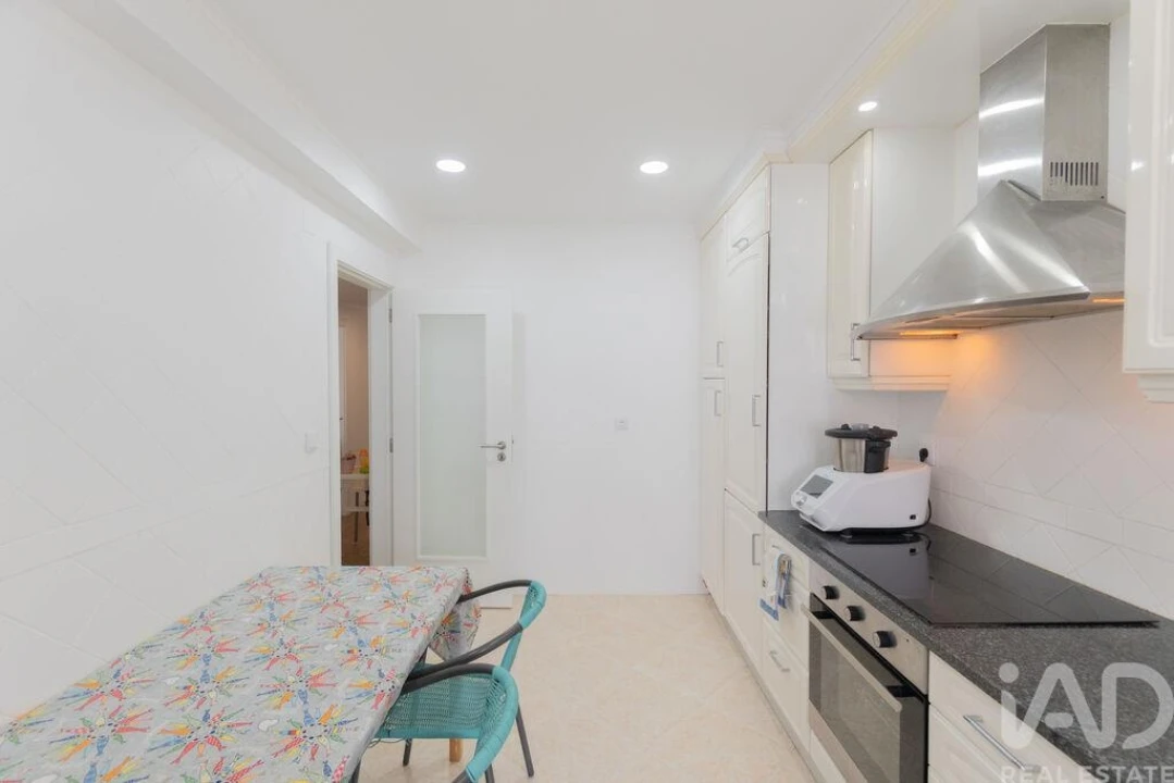 Apartamento T4 para Venda em Quinta do Anjo Foto 7