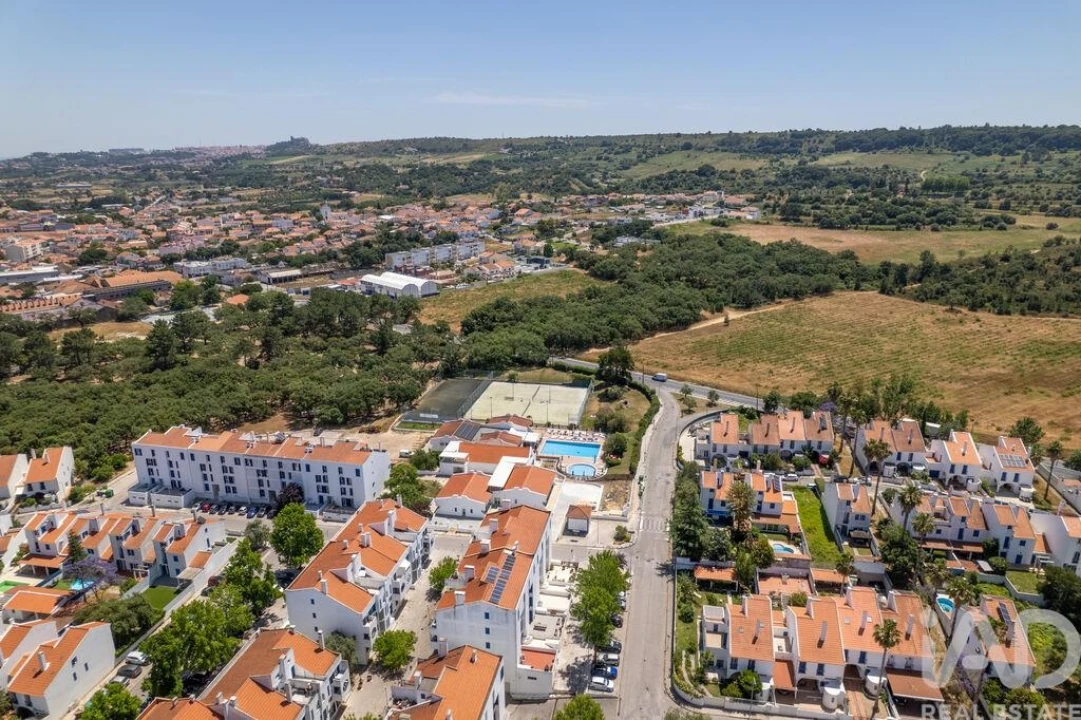 Apartamento T4 para Venda em Quinta do Anjo Foto 35
