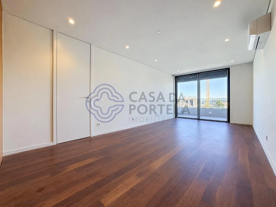 Apartamento T1 para Venda em Cidade da Maia Foto 2