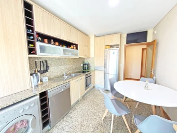 Apartamento T3 para Venda em Póvoa de Varzim, Beiriz e Argivai