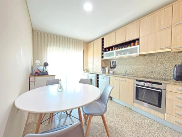 Apartamento T3 para Venda em Póvoa de Varzim, Beiriz e Argivai