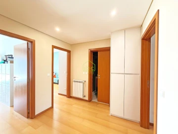 Apartamento T3 para Venda em Póvoa de Varzim, Beiriz e Argivai