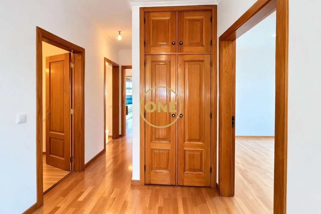 Apartamento T3 para Venda em Vila Nova de Famalicão e Calendário Foto 1