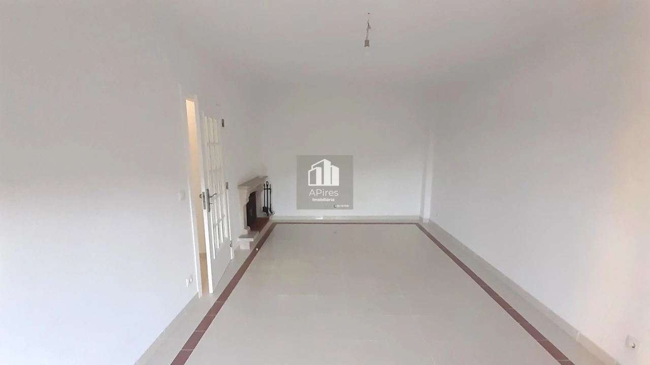 Apartamento T3 para Venda em Laranjeiro e Feijó Foto 9