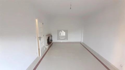 Apartamento T3 para Venda em Laranjeiro e Feijó