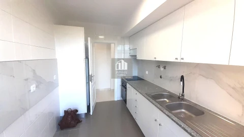 Apartamento T3 para Venda em Laranjeiro e Feijó