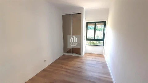 Apartamento T3 para Venda em Laranjeiro e Feijó