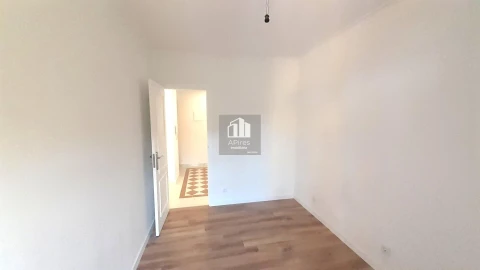 Apartamento T3 para Venda em Laranjeiro e Feijó