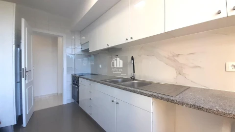 Apartamento T3 para Venda em Laranjeiro e Feijó