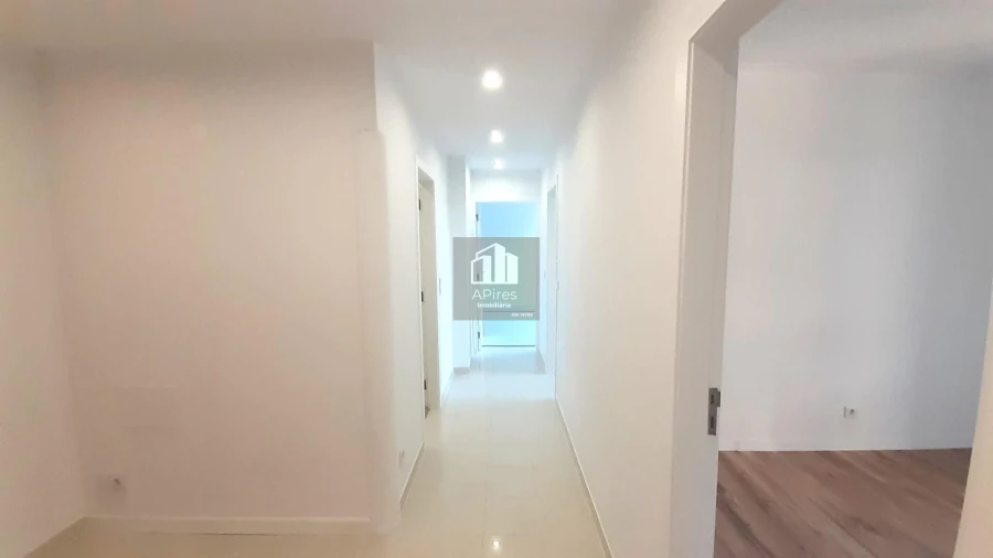 Apartamento T3 para Venda em Laranjeiro e Feijó Foto 25