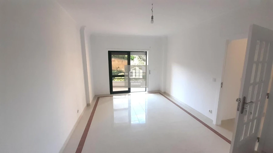 Apartamento T3 para Venda em Laranjeiro e Feijó Foto 8
