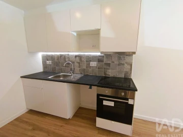 Apartamento T2 para Venda em Queluz e Belas