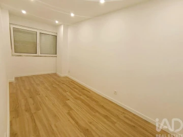Apartamento T2 para Venda em Queluz e Belas