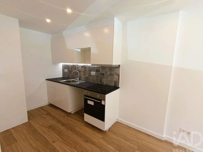 Apartamento T2 para Venda em Queluz e Belas Foto 2