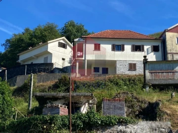 Moradia T4 para Venda em Azias