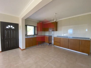 Moradia T4 para Venda em Azias