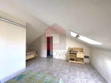 Moradia T4 para Venda em Azias