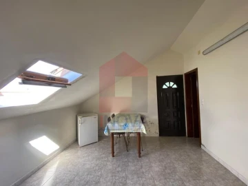 Moradia T4 para Venda em Azias