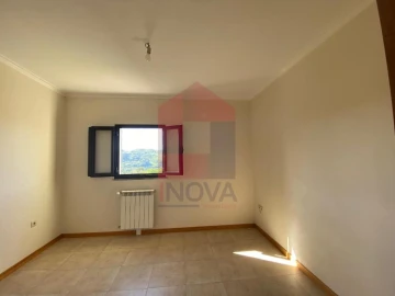 Moradia T4 para Venda em Azias
