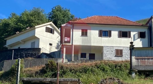 Moradia T4 para Venda em Azias