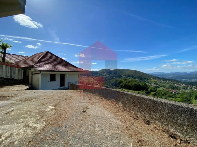 Moradia T4 para Venda em Azias Foto 38