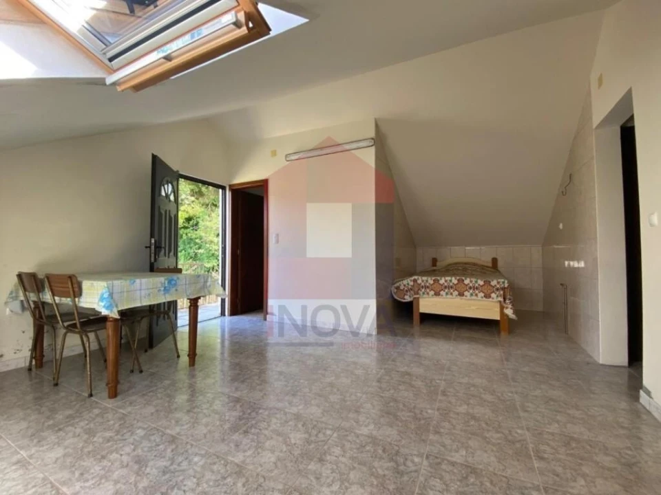 Moradia T4 para Venda em Azias Foto 4