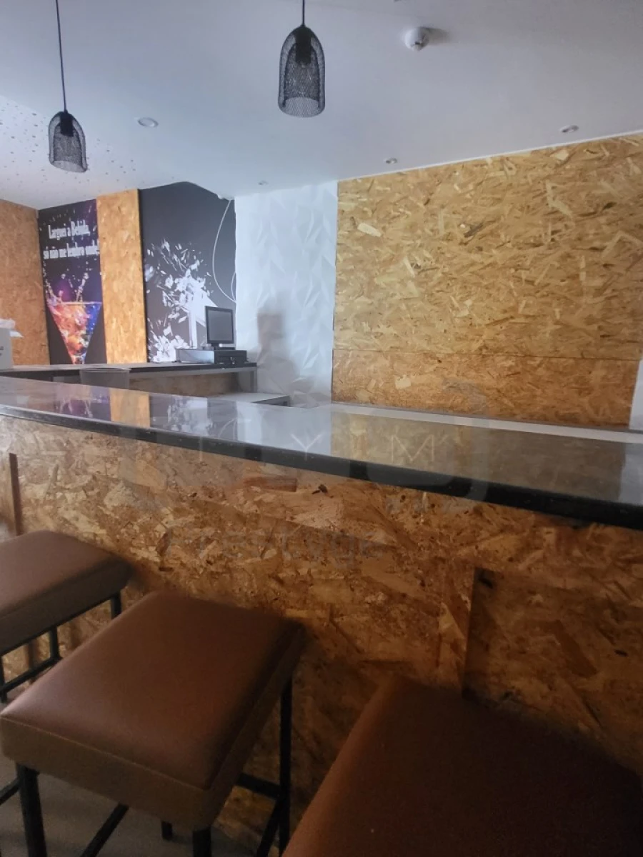 Loja para Arrendamento em São João Baptista e Santa Maria dos Olivais Foto 8