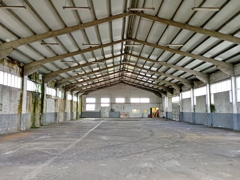 Armazém para Venda em Castêlo da Maia Foto 4