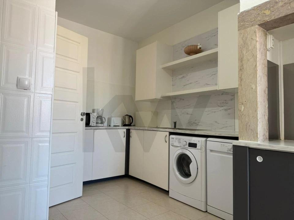 Apartamento T5 para Arrendamento em Campo de Ourique Foto 10