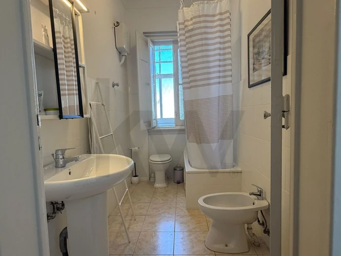 Apartamento T5 para Arrendamento em Campo de Ourique Foto 16