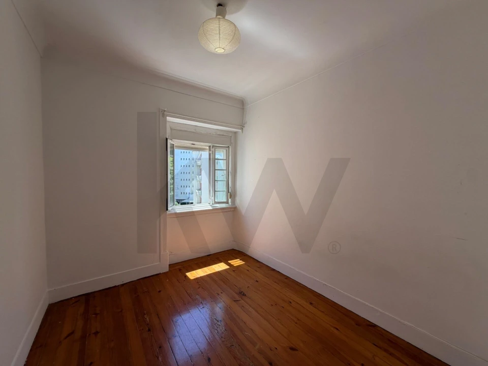 Apartamento T5 para Venda em Campolide Foto 7