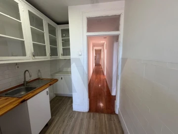 Apartamento T5 para Venda em Campolide