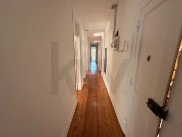 Apartamento T5 para Venda em Campolide