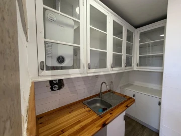 Apartamento T5 para Venda em Campolide